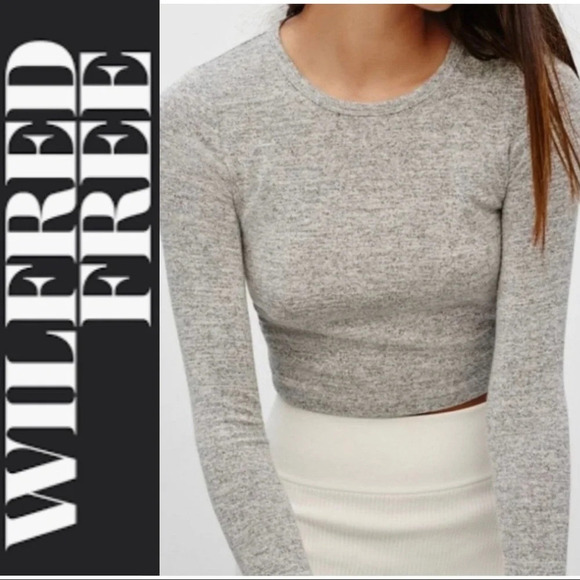 🛍️3/$40 Aritzia Wilfred Free Georgia Crop Top Long Sleeve Size Medium - Picture 1 of 7